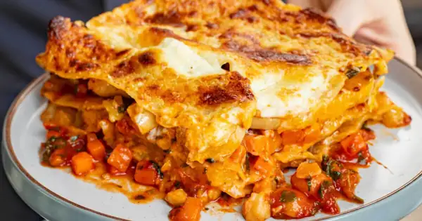 Lasaña de calabaza asada, garbanzos y harissa