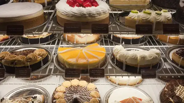 The Cheesecake Factory Gets All Of Its Cheesecakes From Just Two Bakeries