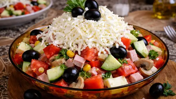 Classic shepherd's salad