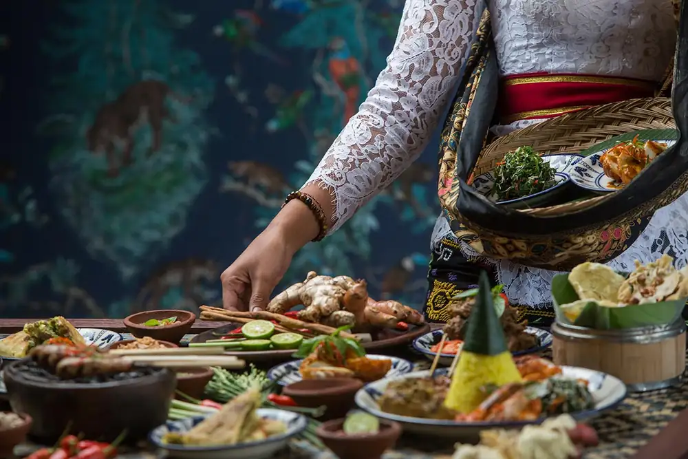 Explore Bali: 7 Must-Try Foods During Your Vacation
