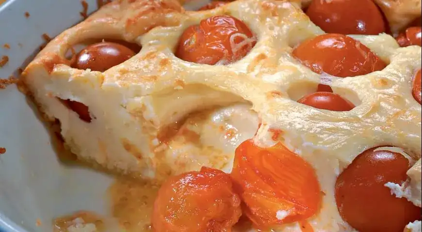 Cottage cheese casserole with tomatoes
