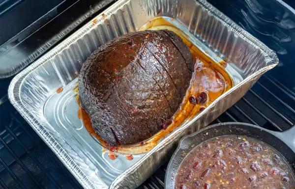 Glaseado fácil para jamón ahumado con arándanos rojos
