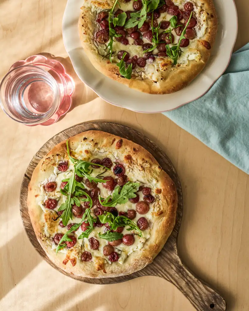 White pizza with roasted grapes
