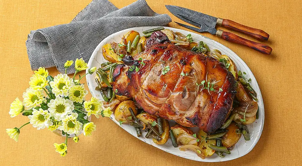 Honey-glazed pork shoulder with vegetables, baked in the oven, step-by-step recipe with photos, 1007 kcal