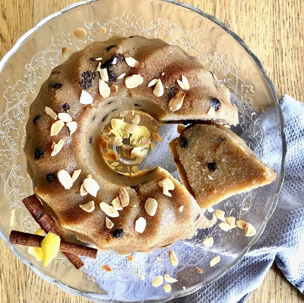 Greek Halva recipe (Semolina Pudding with Raisins)