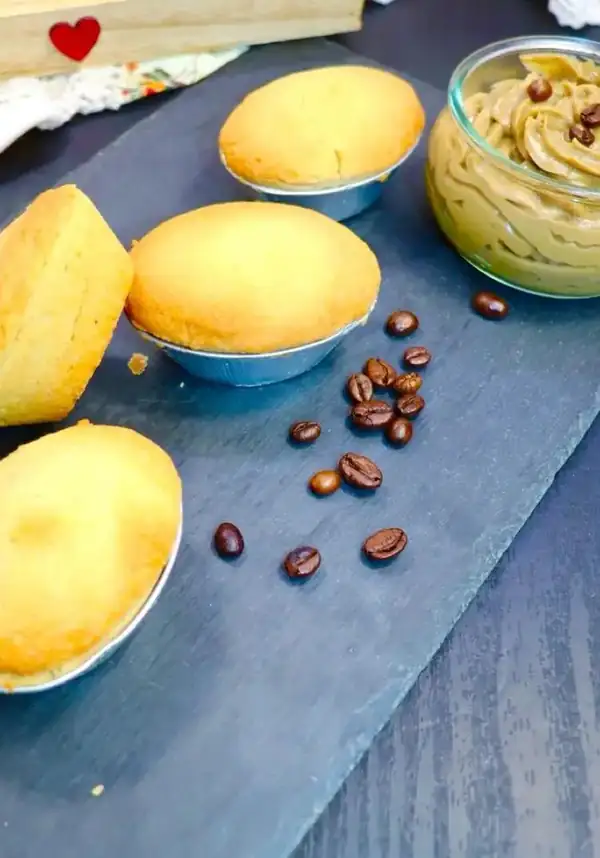 Pasticciotti with coffee cream