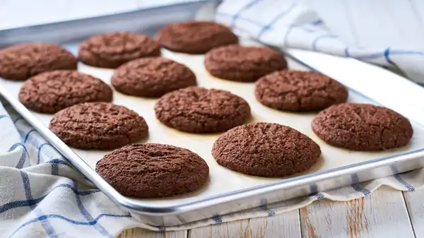Why You Should Grab A Fish Spatula When Baking Your Next Batch Of Cookies