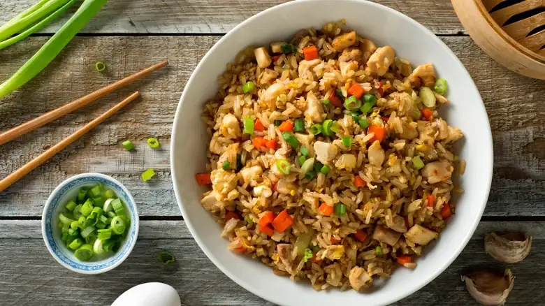 How To Get The Fluffiest Scrambled Eggs In Your Fried Rice