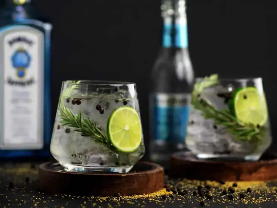 Cómo preparar una receta de gin-tonic griego