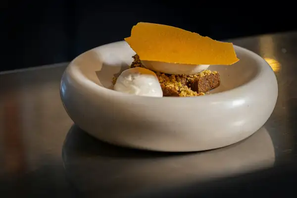 Caviar, fish sauce, aged cheese and tomatoes: this is how umami conquers the world of desserts