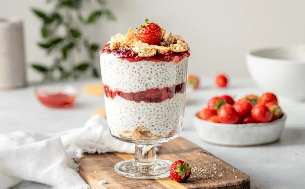 Strawberry Cheesecake Chia Pudding