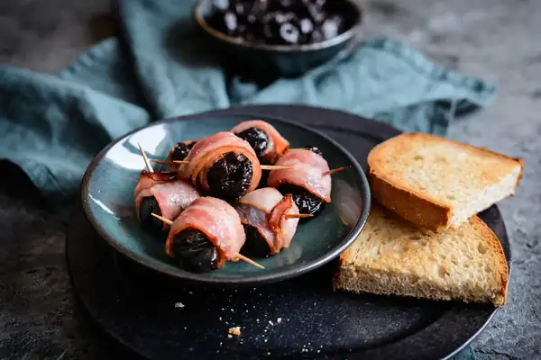 A fabulous combination for cold evenings: You have to try this quick plum recipe