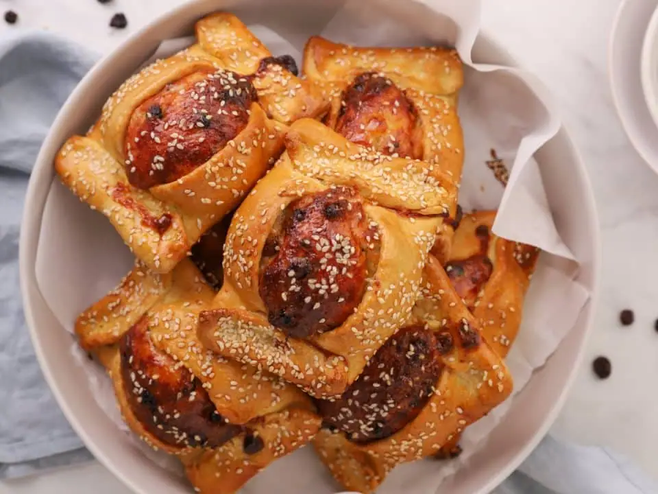 Flaounes: Cypriot Easter Cheese Pastries