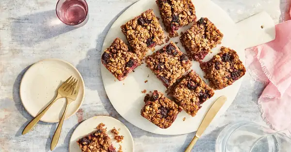 Blackberry Oatmeal Cake