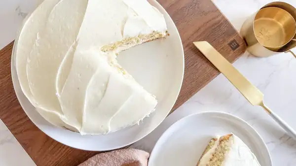 Classic Buttermilk Vanilla Cake Recipe
