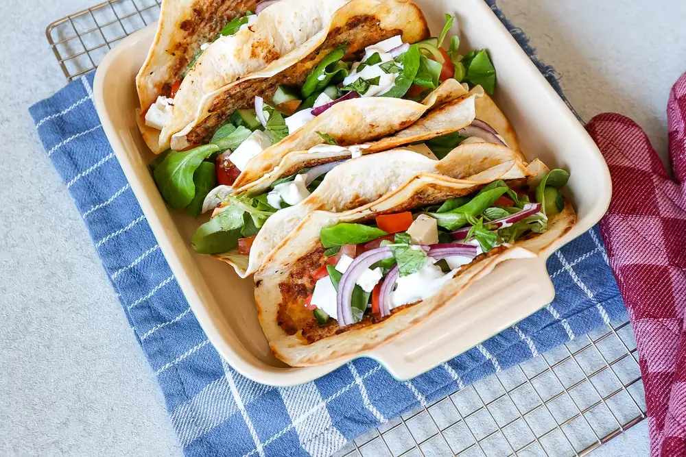 Greek wraps with minced chicken