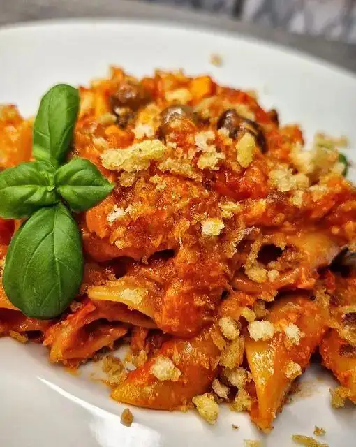 Garofalo Pasta Pennoni with tuna, Taggiasca olives, baked cherry tomato cream, and fried breadcrumbs 💥