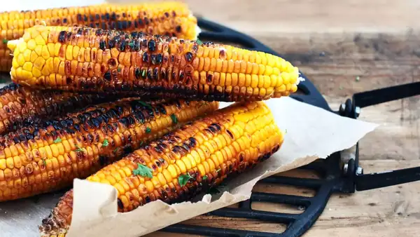 How to cook corn on the cob: boiled, microwaved, baked, or barbecued