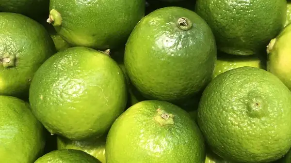The Slicing Method To Get 100% Of Juice Out Of A Lime
