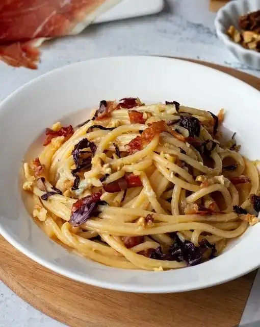 XXL Spaghetti Garofalo Pasta with Gorgonzola, Speck, Radicchio, and Walnuts