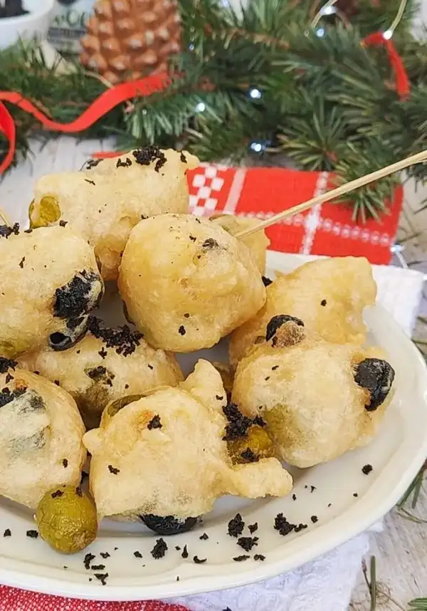 Apulian Pettole with Olives