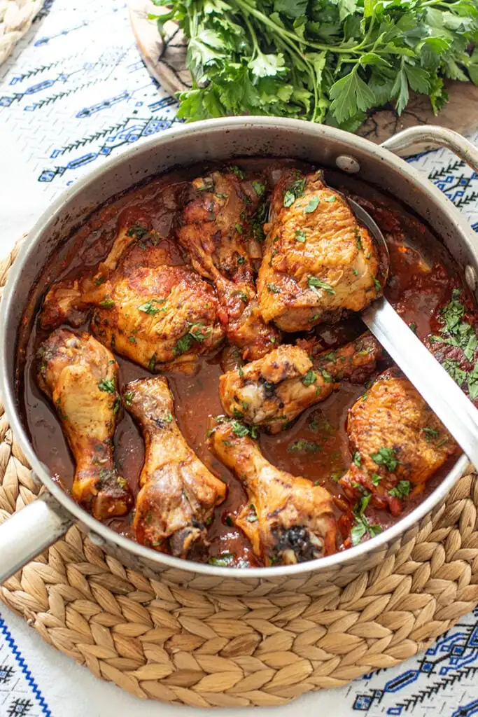 Mediterranean Chicken Plaki (Greek Oven-Baked Chicken with Tomatoes & Onions)