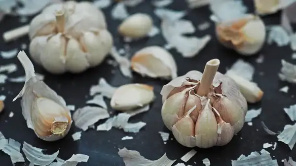 What To Keep In Mind When Cooking With Hardneck And Softneck Garlic
