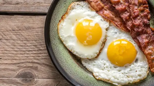 The Olive Oil Technique For Perfectly Crispy Fried Eggs