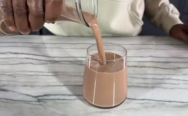 How To Make Creamy Chocolate Oat Milk Without Sugar Or Oil