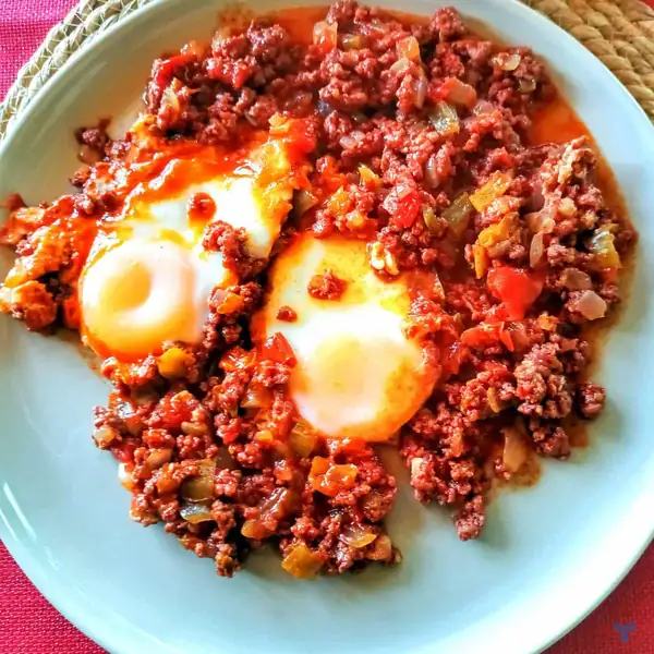 Minced Beef & Eggs Recipe (Turkish Kıymalı Yumurta)