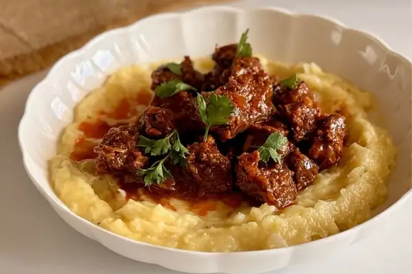 Receta de Elif: Goulash húngaro de puré de patatas