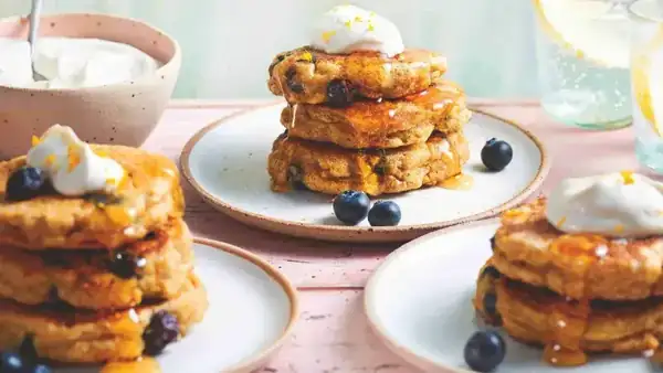 Pancakes with cornmeal and blueberries