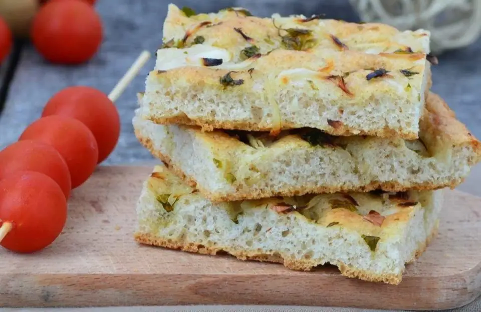 Receta casera de focaccia de cebolla