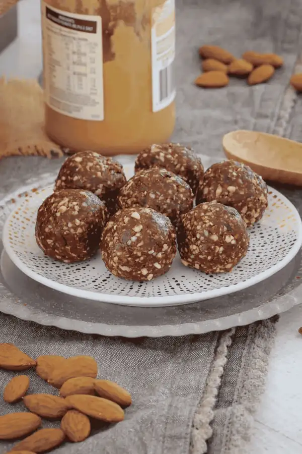 Raw & Guilt-Free Peanut Butter Brownie Bliss BallsPeanut Butter Protein Balls