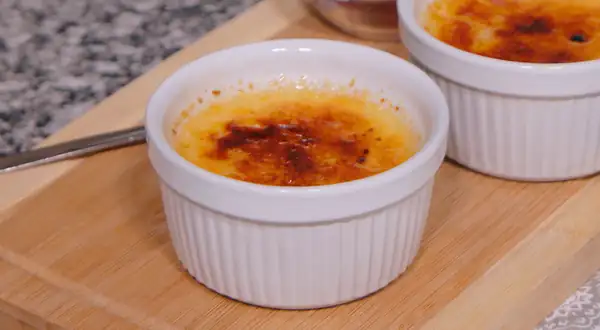 Crème brûlée: step-by-step recipe (VIDEO)