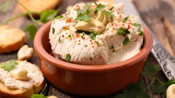 Here's How Long To Soak Cashews For The Perfect Vegan Cheese Sauce