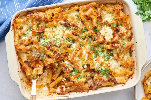 Este ziti al horno tiene un secreto sorprendentemente cremoso
