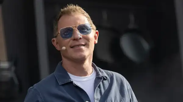The One Recipe Bobby Flay Hasn't Changed In Over 30 Years