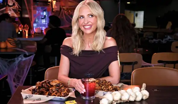 Buffalo Wild Wings Launches Fright Feast Menu with Actress Sarah Michelle Gellar