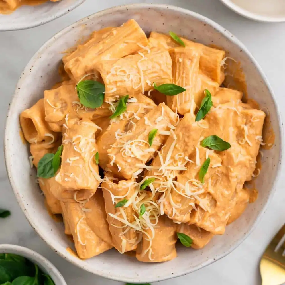 Creamy pasta with tofu