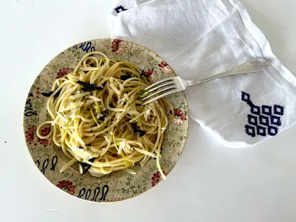 Thomas Wyngaard's crispy lemon and sage spaghetti (OK Coffee Tips)