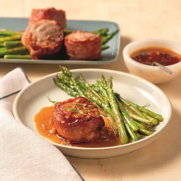 Pork tournedos with apricot and honey sauce