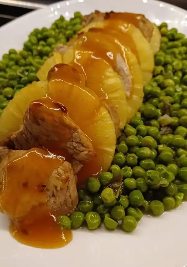 Pork fillet with pineapple