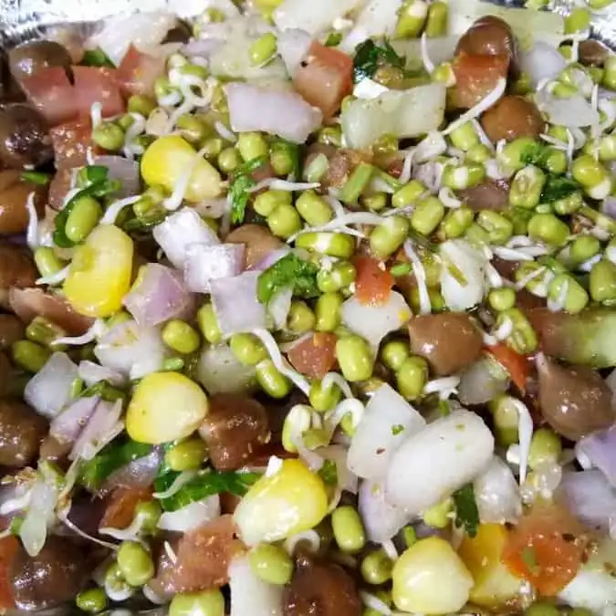 Cómo preparar una receta de chaat de brotes