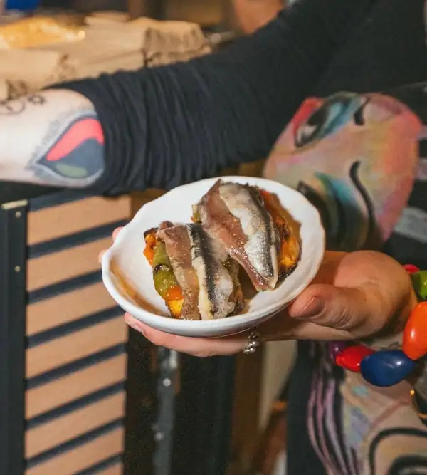 En Gilda, los pintxos y cócteles vascos adquieren un toque del Medio Oeste