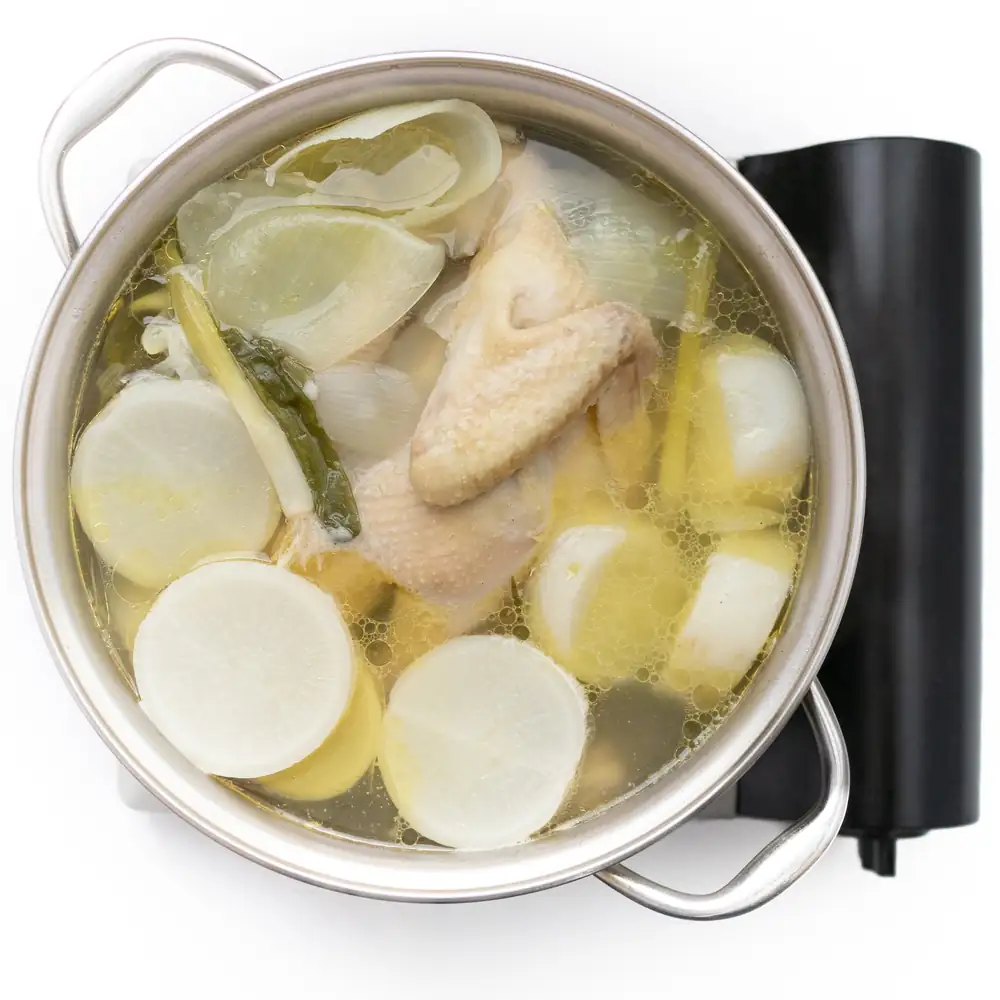 How to Make Vietnamese Chicken Stock