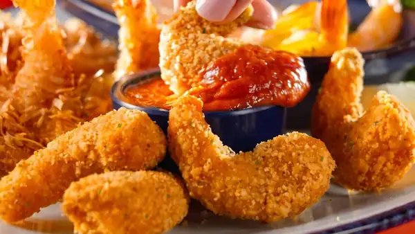 Enjoy Endless Shrimp again at Red Lobster for limited time — New Garlic Bread-Crusted Shrimp included!