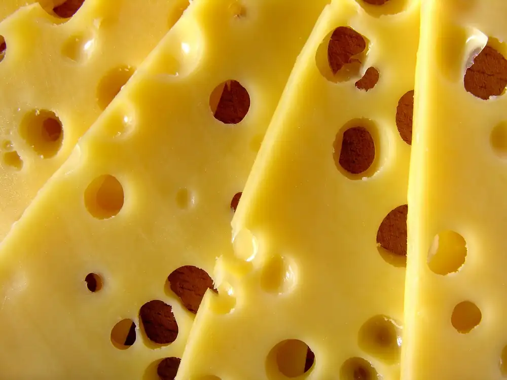 Festival del Queso de Zuheros 2026: 8.000 kilos de queso te esperan en un pueblo de 600 habitantes