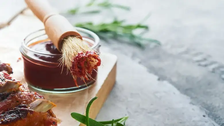 Los expertos en barbacoa dicen que estas son las 13 mejores salsas barbacoa que puedes probar