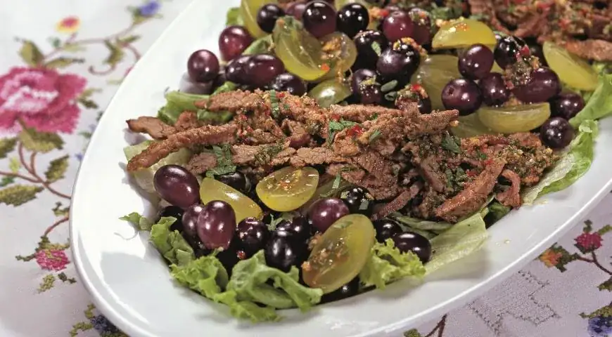 Quick Beef and Grape Salad